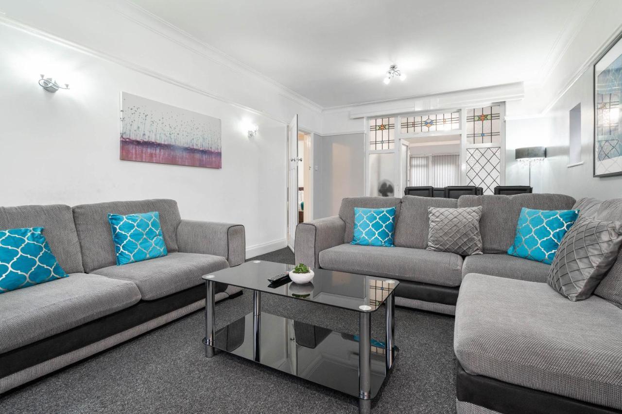 5 Bedroom House - 11 Guests - Garden - Wifi - Smart Tv - Top Rated - Large Driveway 4 Multiple Vehicles - Perfect For Contractors Μπέρμιγχαμ Εξωτερικό φωτογραφία